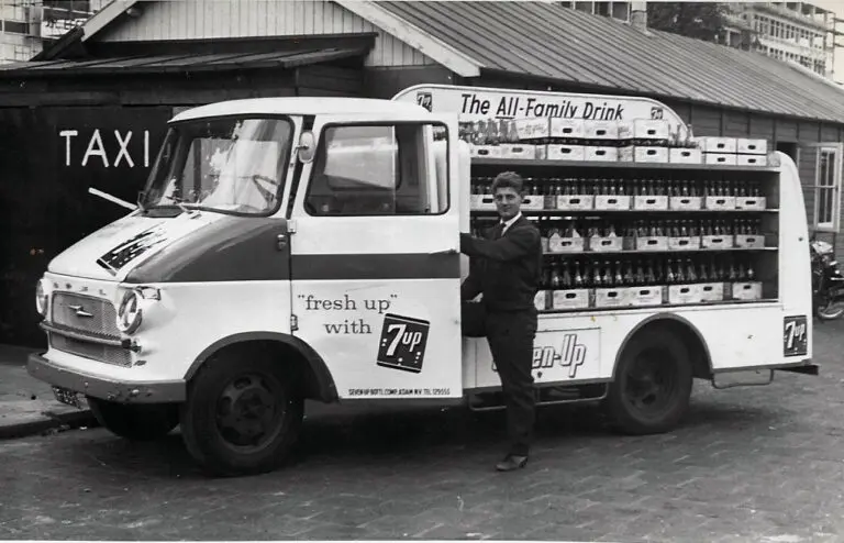 Saskia Lensink Inleiding-2 5-Leo-met-7-up-bus-1963-768x494